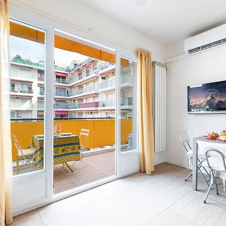 Mogador - Close To The - Happy