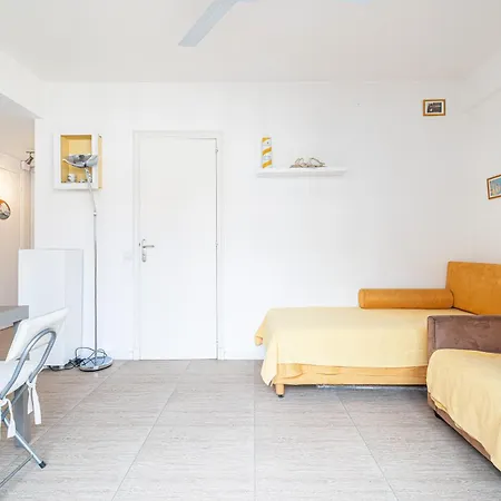 Mogador - Close To The - Happy *