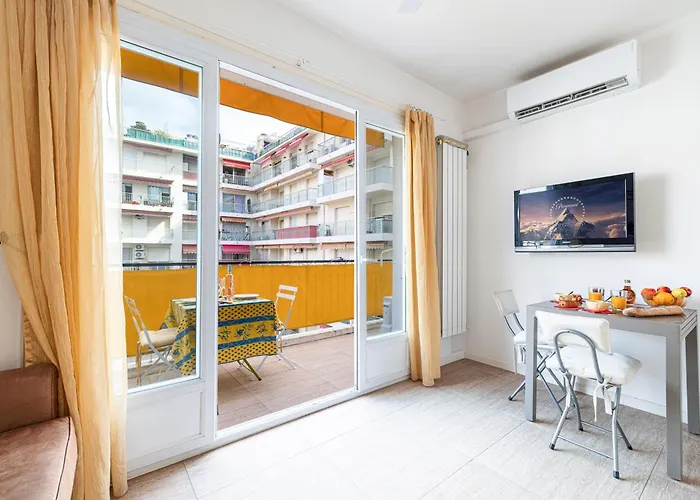 Mogador - Close To The - Happy