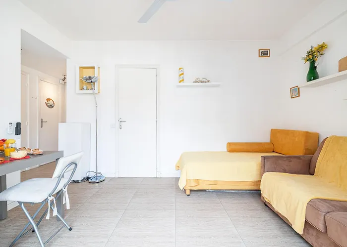 Mogador - Close To The - Happy *