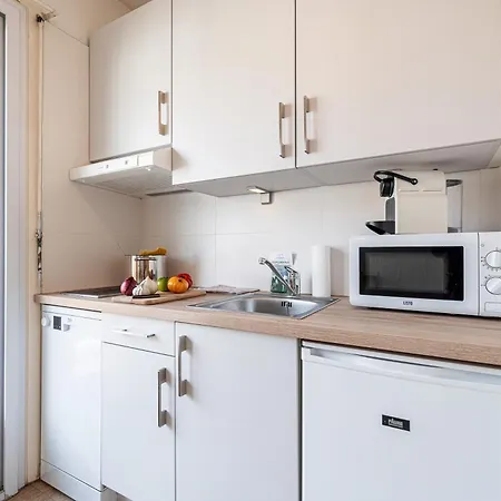 Mogador - Close To The - Happy * Nice