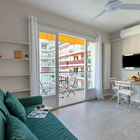 Mogador - Close To The - Happy *